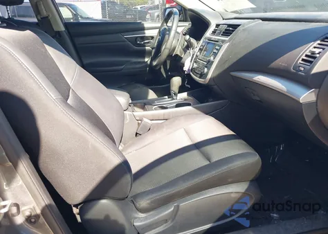 2017 Nissan Altima 2.5/S/Sv/Sl/Sr z USA, uszkodzony, nr VIN 1N4AL3AP4HC273659